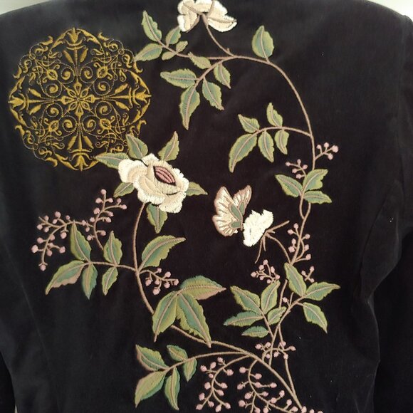 Cabi Carol Anderson Black Velour Embroidered Gilmore Practical Magic Vibe Coat 6 - Picture 11 of 16
